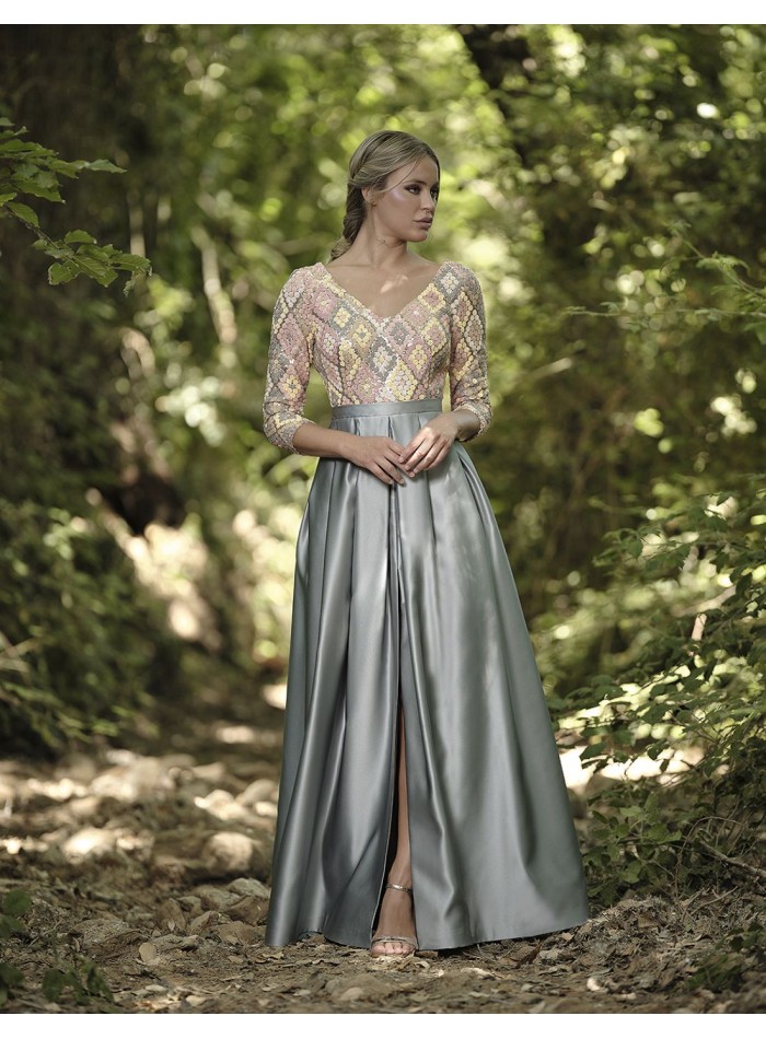 Robe longue avec paillettes et jupe en satin