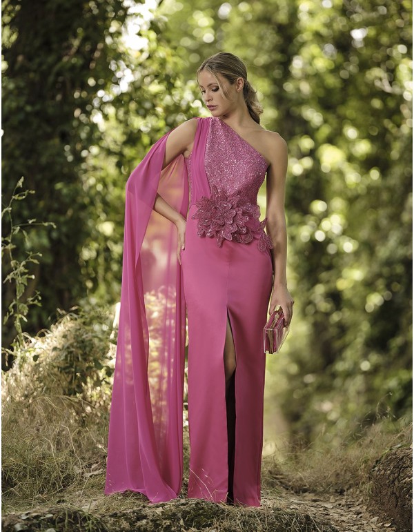 Robe longue asymétrique avec cape