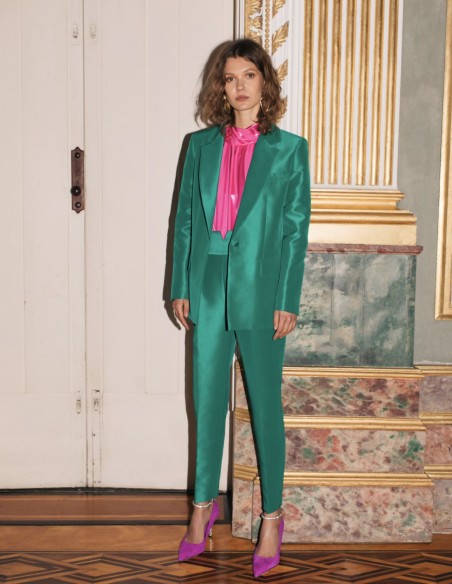 Long trousers with wide waistband and darts