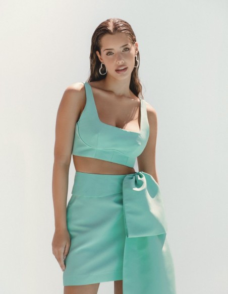 Falda corta de fiesta con lazada