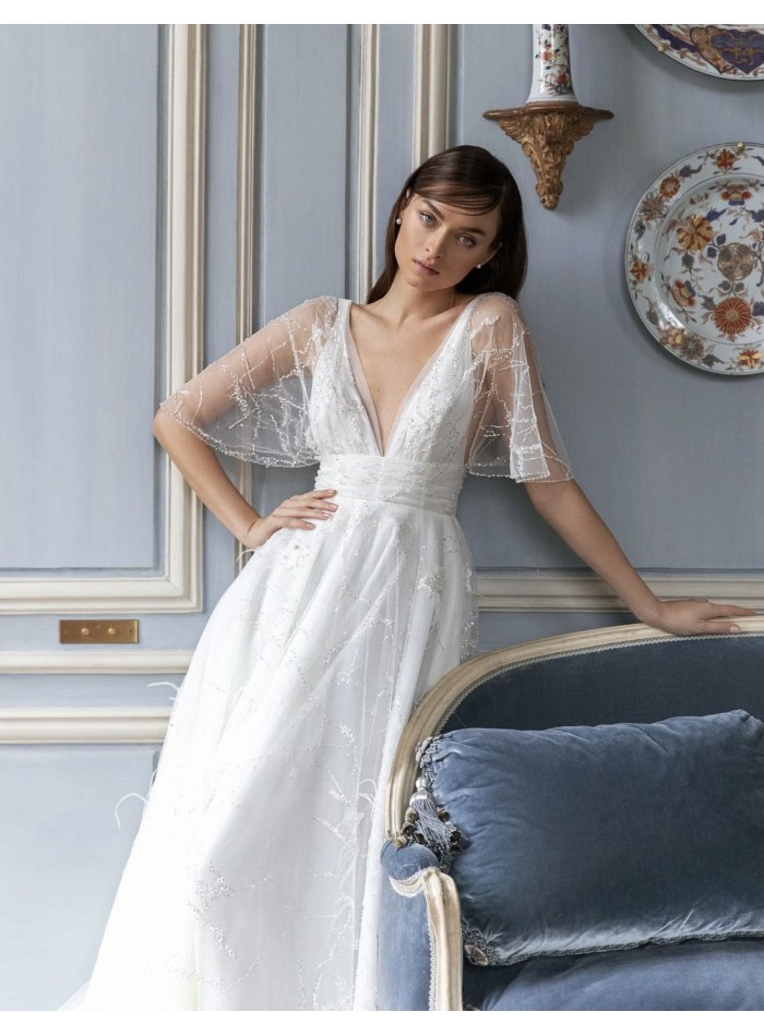 Flowing Romantic And Feminine Wedding Gowns By Leila Hafzi - Weddingomania