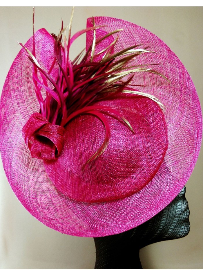 Raffia headdress plate-shaped in bougainvillea color.