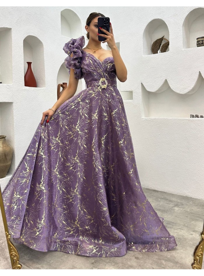 Robe longue d'invité avec Ceintures et volants