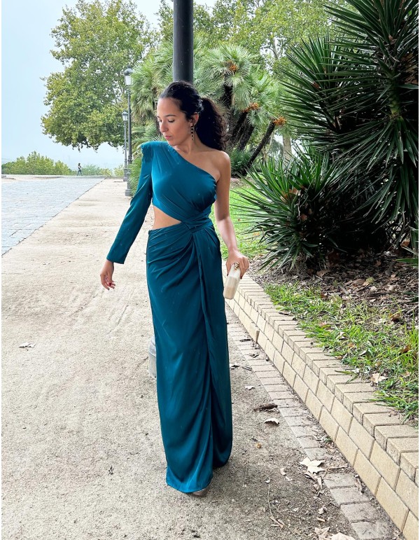 Robe longue de fête avec une manche et une découpe sur le... 2