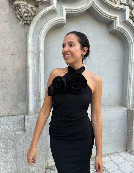 Midi dress with maxi flowers perfect for parties. Midi dress with maxi flowers perfect for parties.