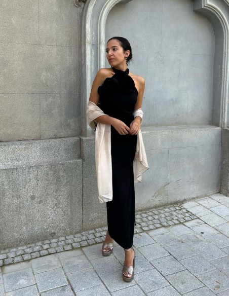 Chal multiposicion satinado para invitadas.