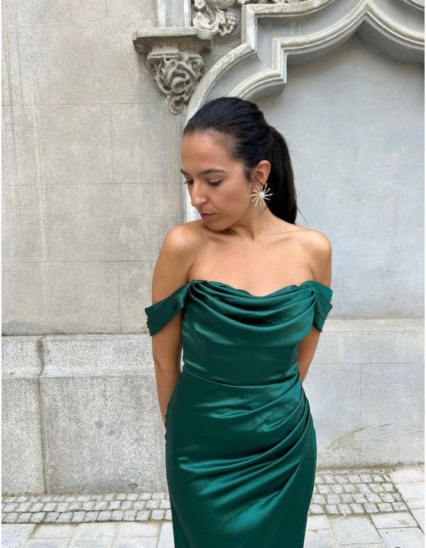 Robe de soirée à corsage bandeau et tissu satiné 2