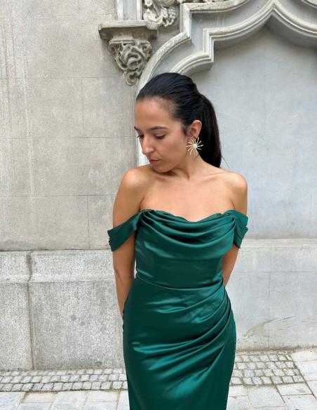 Vestido de fiesta con escote bandeau corpiño y tejido satinado verde Vestido de fiesta con escote bandeau corpiño y tejido satinado verde