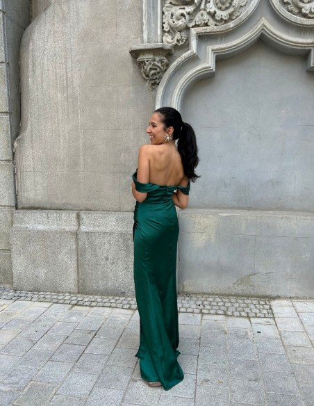Vestido de fiesta con escote bandeau corpiño y tejido satinado verde Vestido de fiesta con escote bandeau corpiño y tejido satinado verde