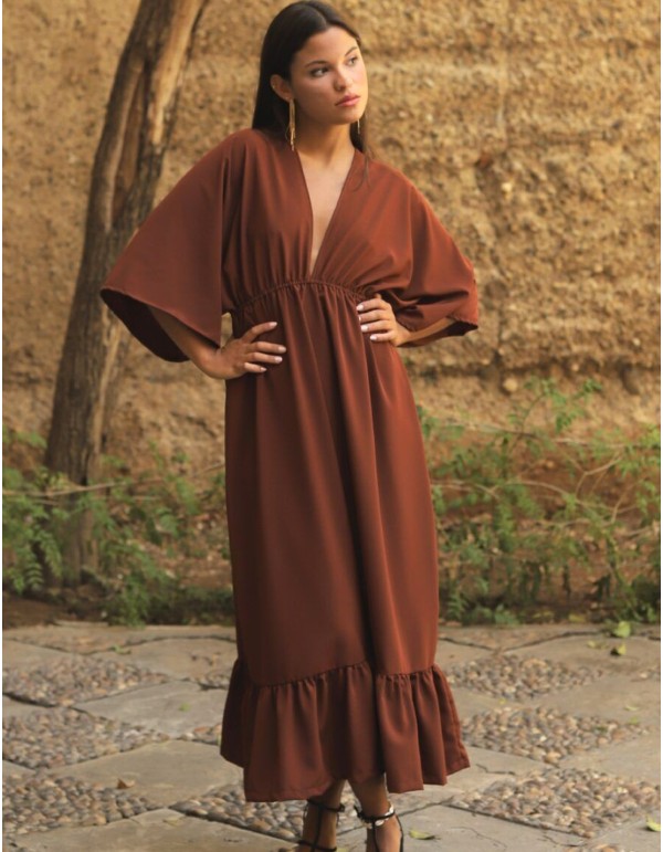 Vestido de fiesta midi con falda vuelo y escote pronunciado