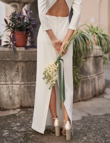 Robe longue de mariage avec décolleté en V