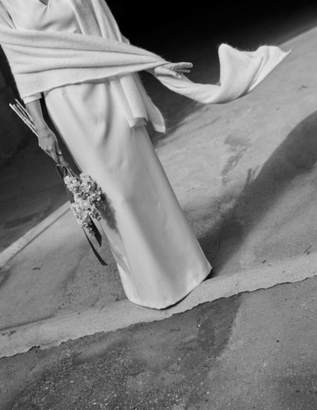 Robe longue de mariage avec décolleté en V