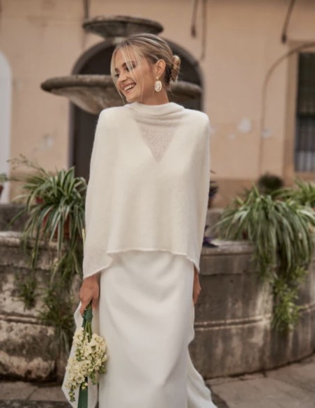 Long wedding dress with V-neckline