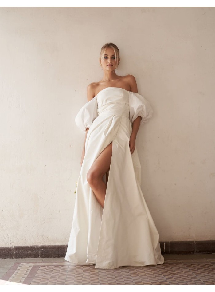 Strapless wedding dress with balloon sleeves