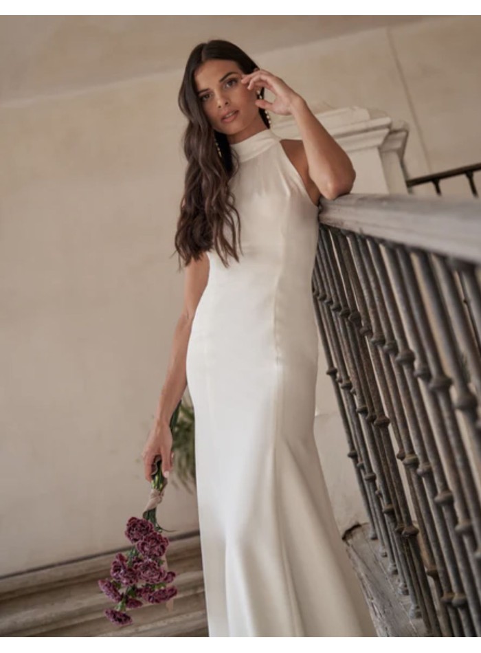 Robe de mariée ivoire avec encolure dos nu