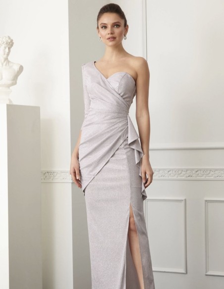 Vestido largo de fiesta con destellos rosas. Vestido largo de fiesta con destellos rosas.