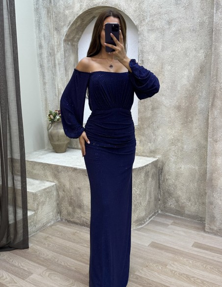 Long party dress with balloon sleeves for guests