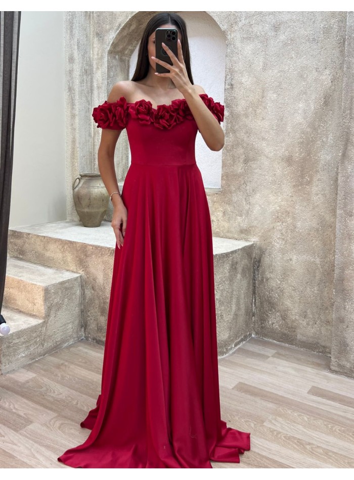 Robe de soirée à encolure bandeau fleurie
