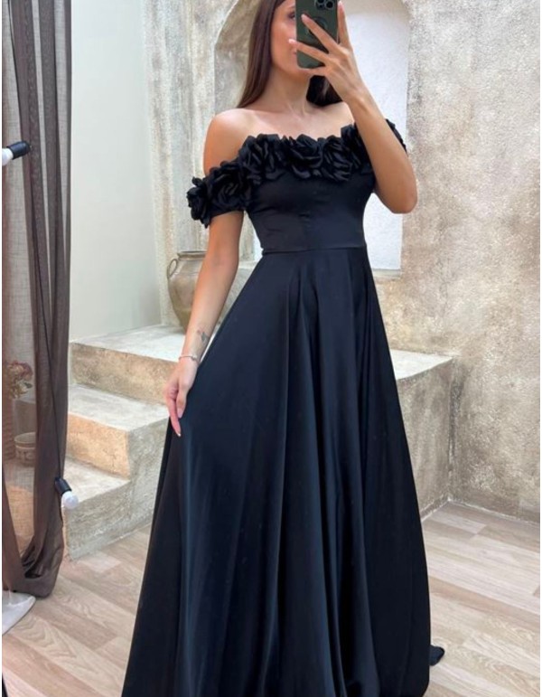 Robe de soirée à encolure bandeau fleurie