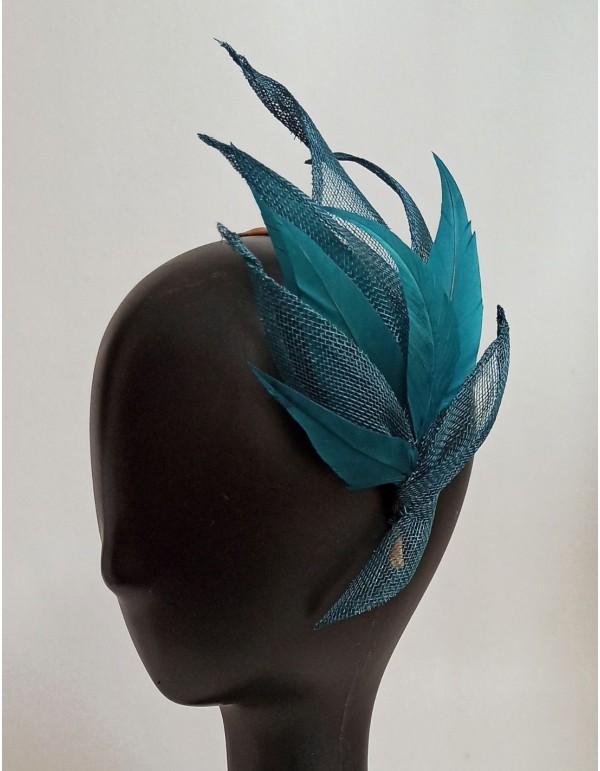 Diadema de rafia para invitadas. 2