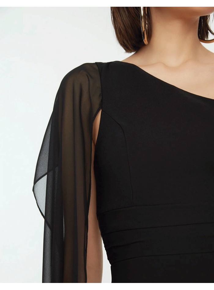 Arriendo De Vestido Largo Negro Con Mangas Aglobadas - Chic Dress Project