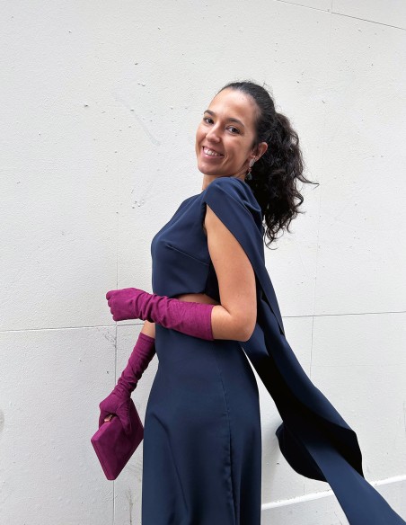 Robe de soirée midi avec découpe et manches cape