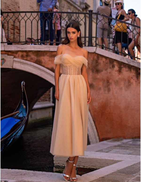 Robe midi en tulle avec corsage en cristal