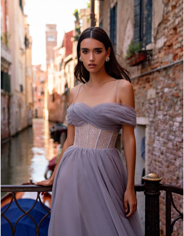 Robe midi en tulle avec corsage en cristal
