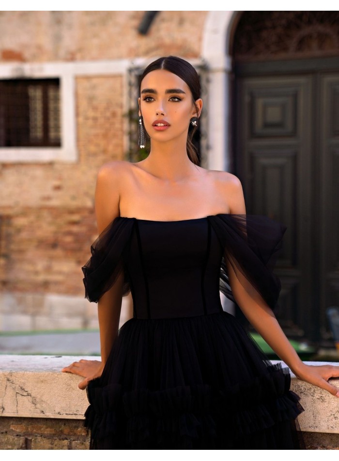 Midi dress in tulle with dropped sleeves