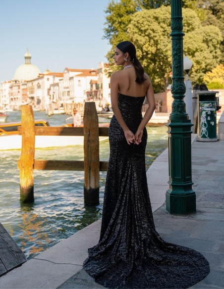 Robe longue de fête avec sequins et traîne