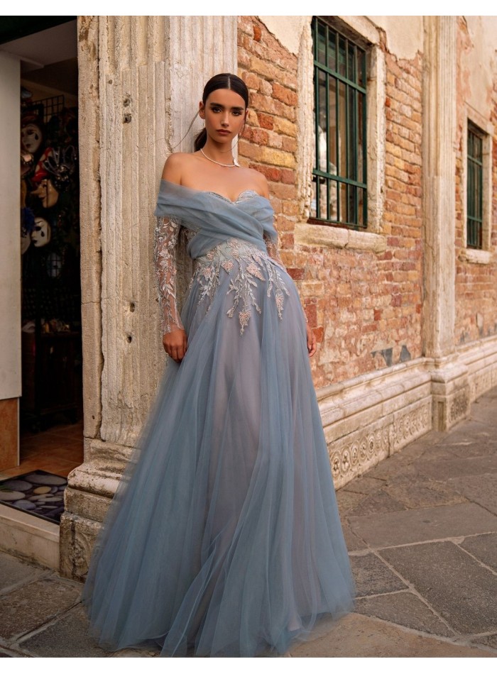 Robe longue de fête avec encolure cache-coeur...