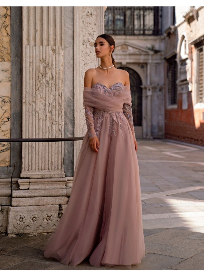 Robe longue de fête avec encolure cache-coeur...