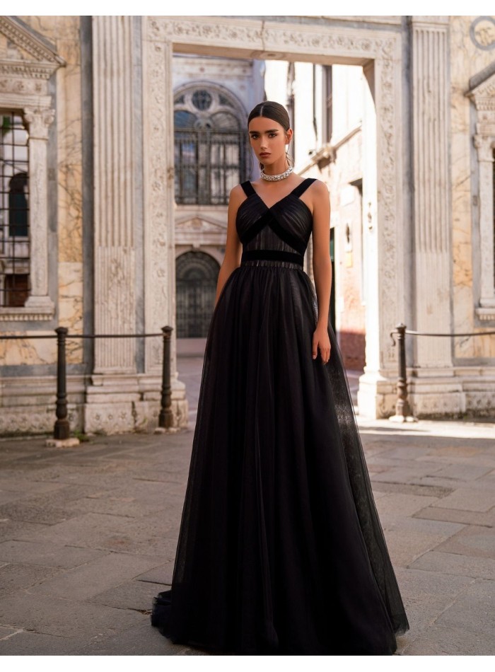 Long party dress with pleated bodice and tulle skirt