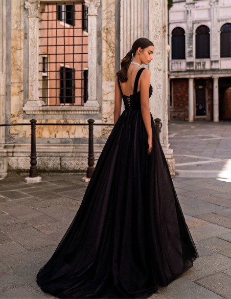 Robe longue de fête avec corsage plissé et jupe en tulle