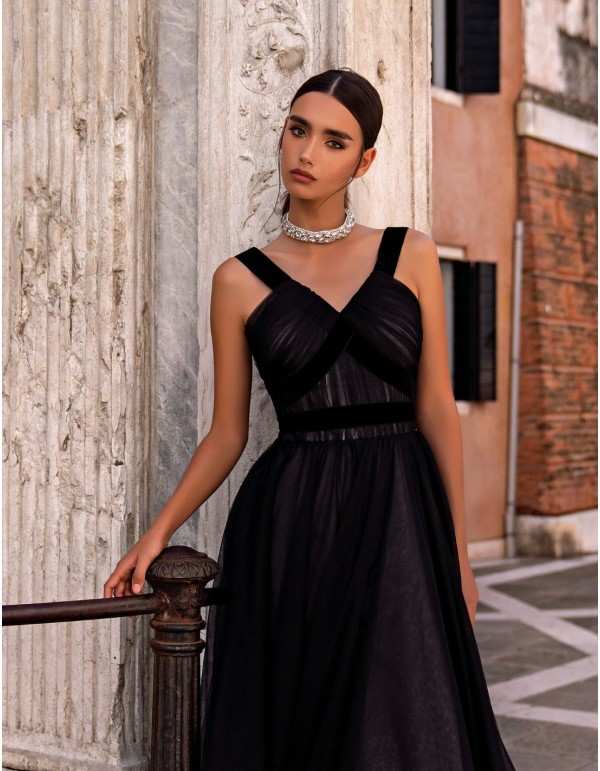 Robe longue de fête avec corsage plissé et jupe en tulle 2