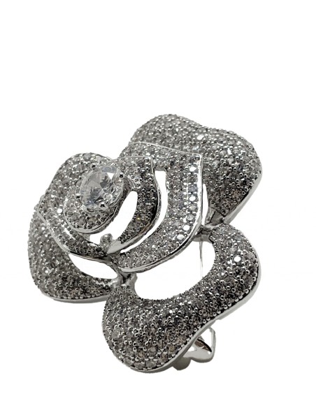Broche en forme de rose avec cristaux
