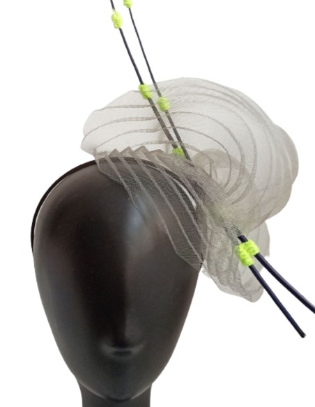 Tocado con raquis en diagonal. Tocado con raquis en diagonal.