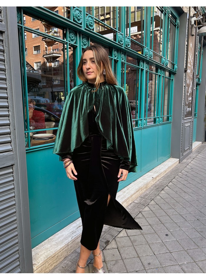 Velvet cape with slit