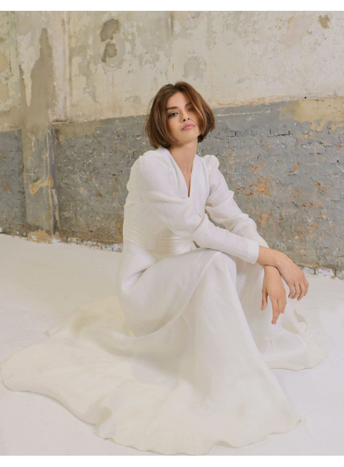 Robe longue de mariée en lin blanc à manches...