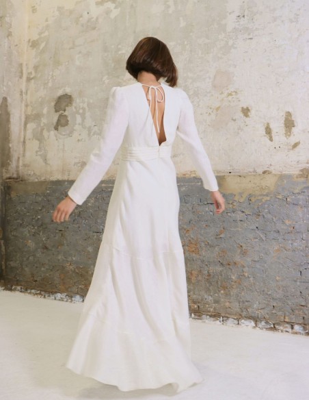 Vestido de novia largo en lino blanco con manga larga