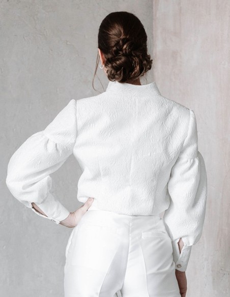 Brocade white jacket with puffed sleeves