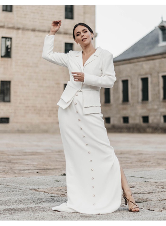 Jupe longue blanche avec Boutonnières en perles