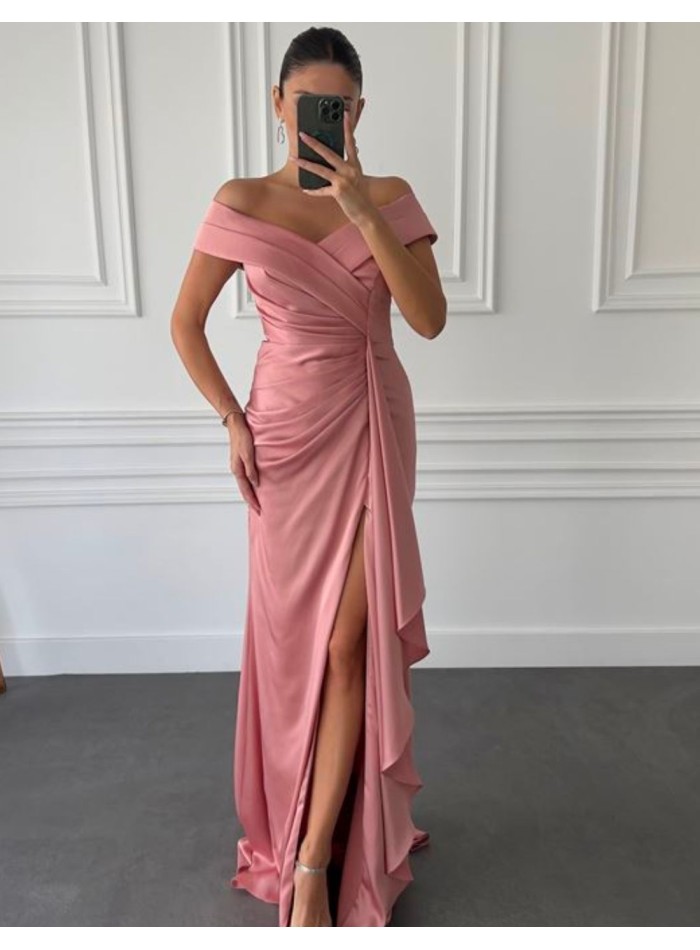 Robe de soirée en satin avec fente et encolure croisée