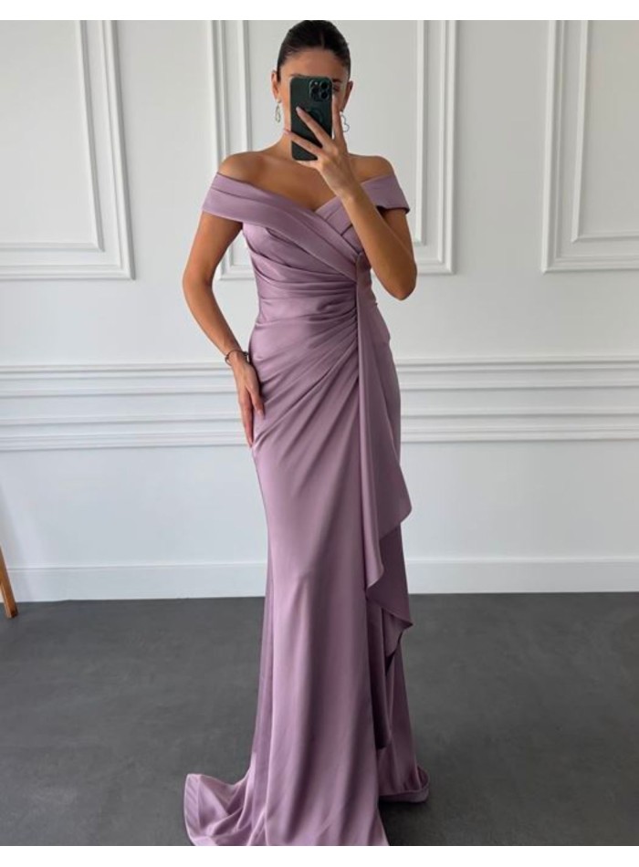 Robe de soirée en satin avec fente et encolure croisée