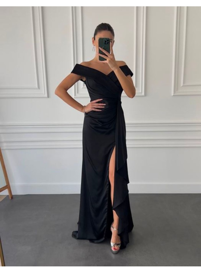 Robe de soirée en satin avec fente et encolure croisée