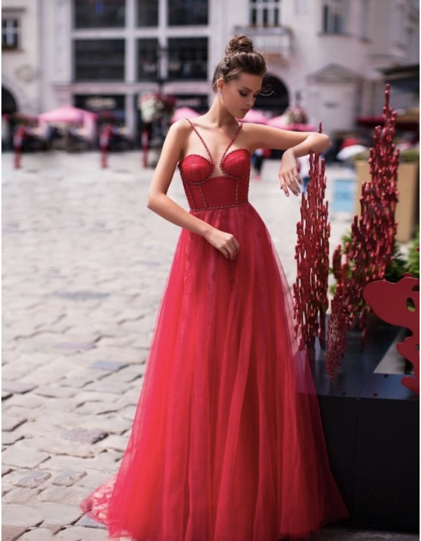 Robe longue de fête avec jupe et corsage en tulle brodé