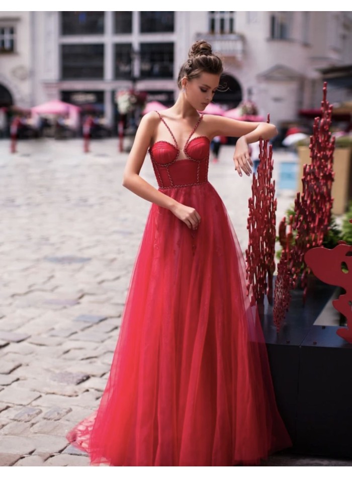 Robe longue de fête avec jupe et corsage en tulle brodé