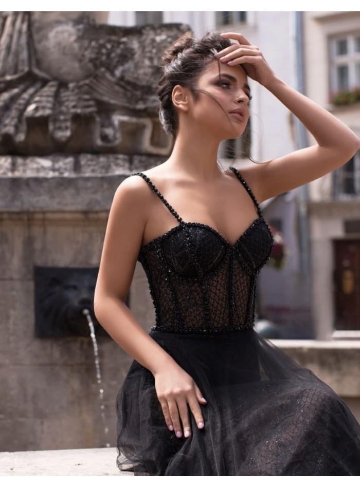 Robe longue de fête avec jupe en tulle et corsage brodé