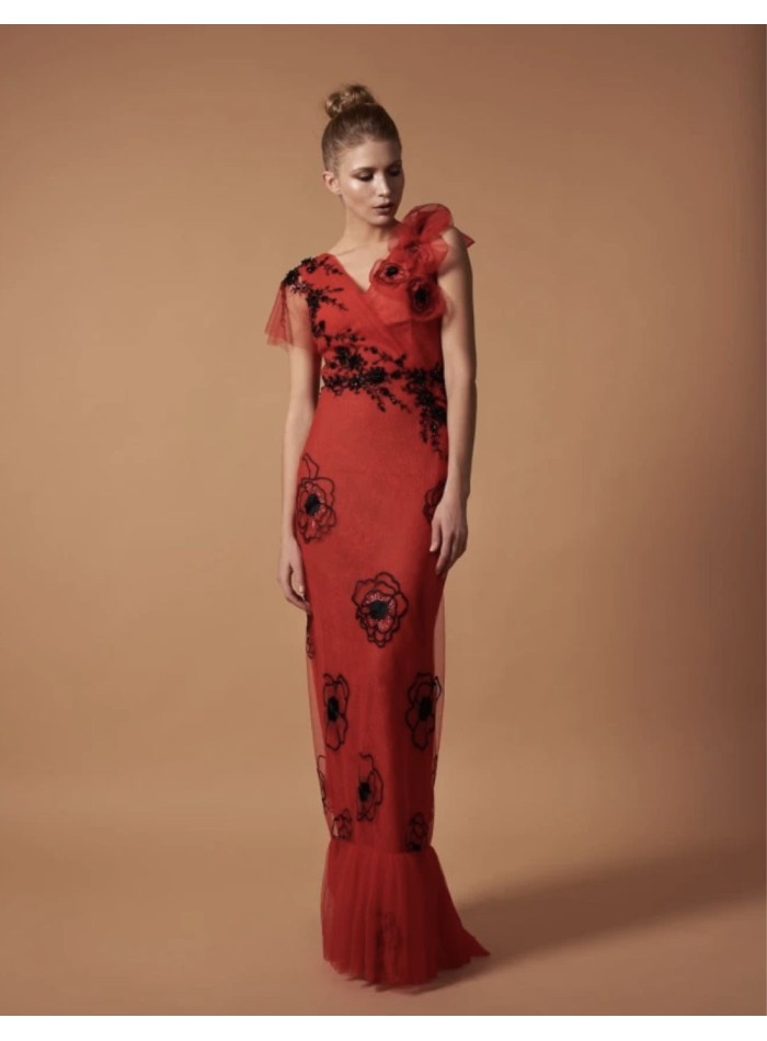 Long party dress in tulle embroidered with appliqués