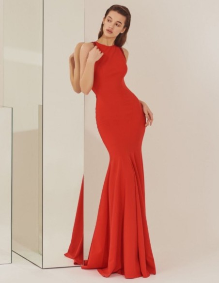 Vestido de fiesta largo rojo corte sirena y espalda descubierta